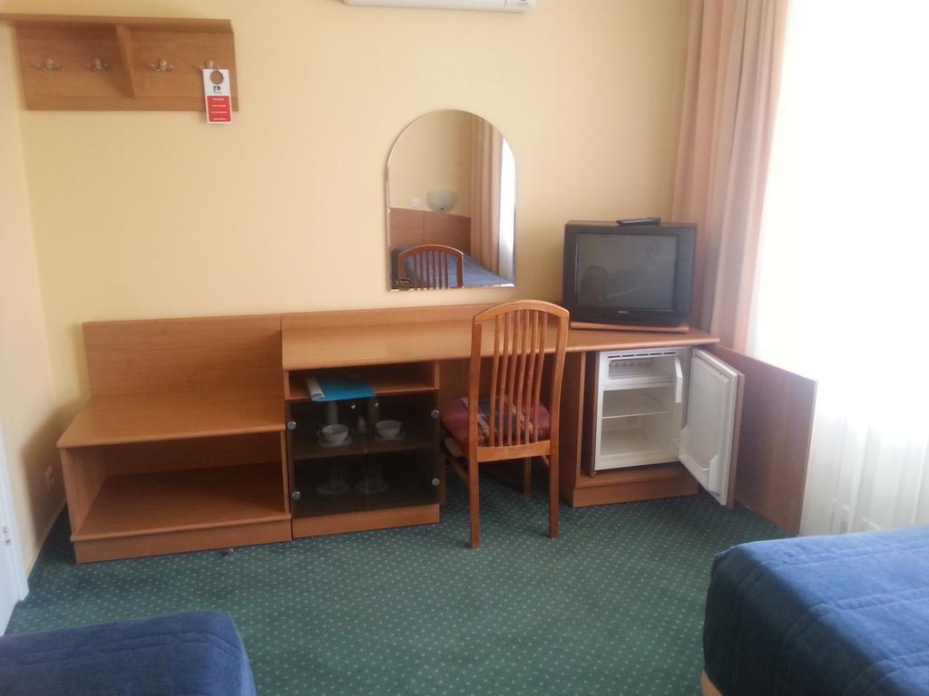 Hotel Plinksiu Plinkses ภายนอก รูปภาพ